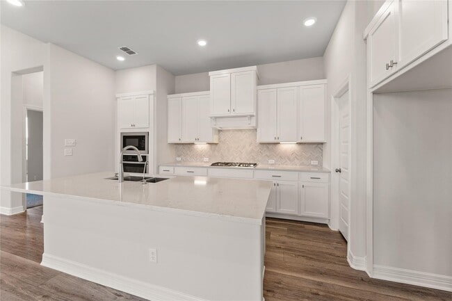 Building Photo - 28938 Hauter Wy