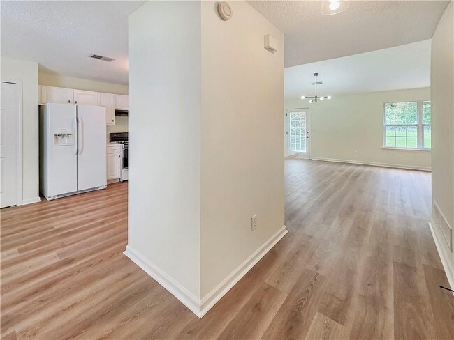 Building Photo - 2806 Vintage Wood Way