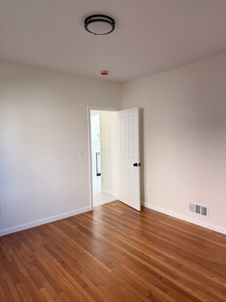 Building Photo - 175 Fairview Ave