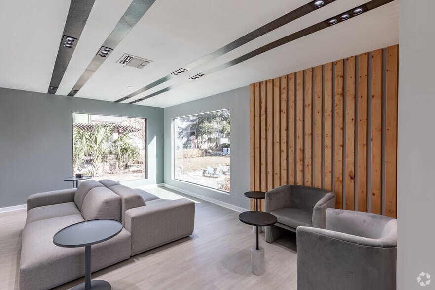 The Escapade Apartments 7600 Blanco Rd San Antonio TX 78216