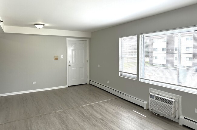 Building Photo - 8635 84th Ct