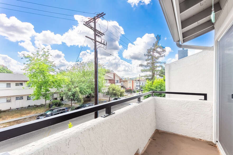 Primary Bedroom with Balcony - 5353 Corteen Plz