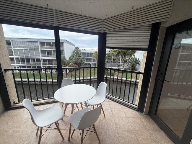 Building Photo - 896 N Federal Hwy