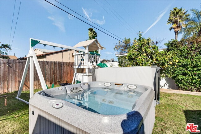 Building Photo - 6257 Bluebell Ave