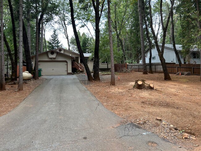 Building Photo - 14749 Vassar Ct