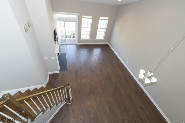 Building Photo - 76 Van Cleef Dr