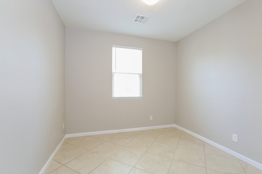 Building Photo - 9904 Pride Dance Ct