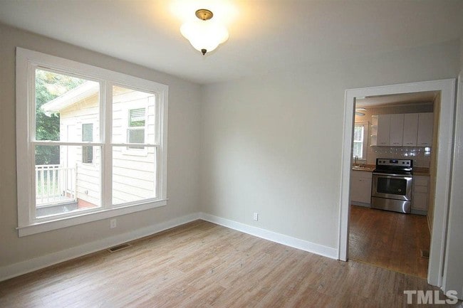 Building Photo - 925 Jones Dairy Rd