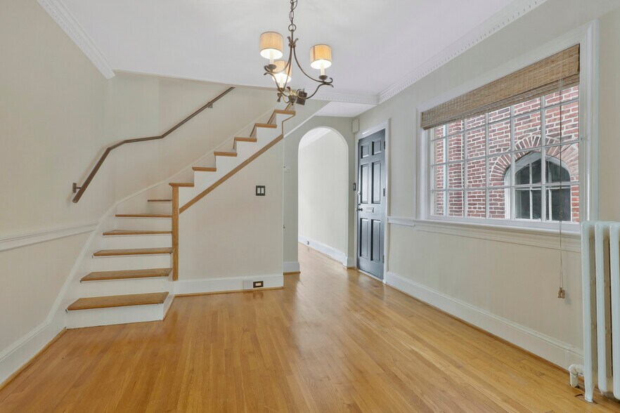 Building Photo - 1338 29th St NW