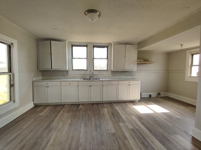 Building Photo - 134 Duval St NW