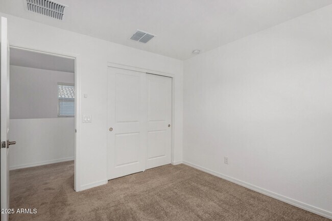 Building Photo - 14633 W Sand Hills Rd