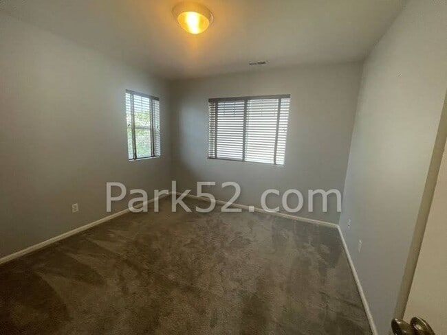 Building Photo - Beautiful 4 Bedroom 3 Bath In The Saddle Creek Community In Fife!