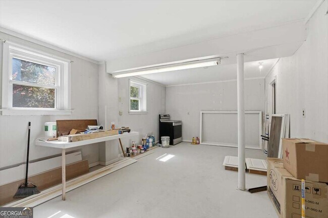 Building Photo - 2815 Carolyn Dr