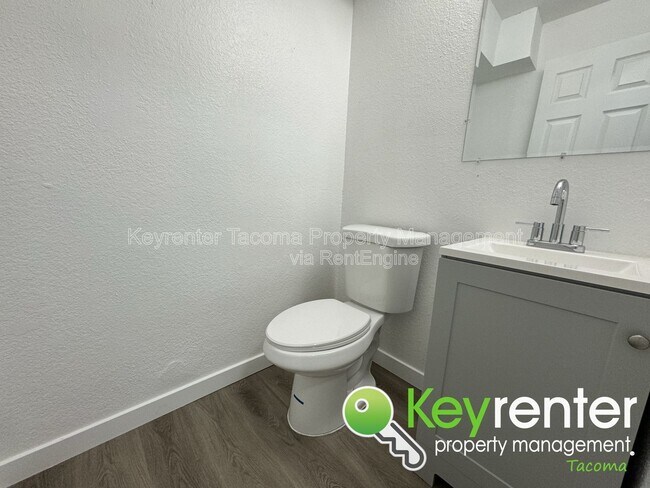 Building Photo - 15909 18th Ave Ct E