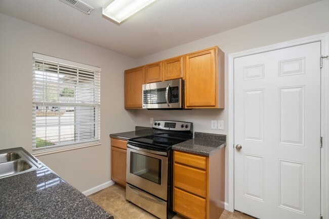 Building Photo - 5117 Cattail Ln