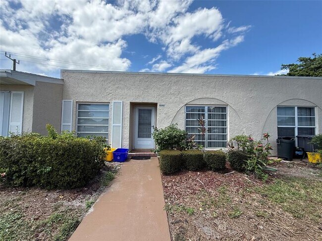 Building Photo - 20862 Vinesta Cir