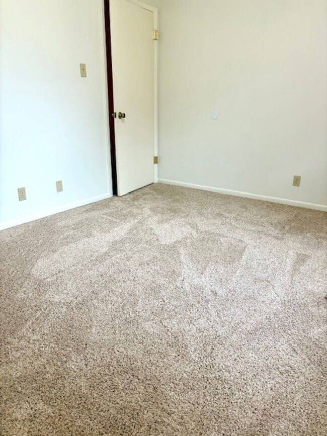 Building Photo - Charming 3-Bed, 2-Bath Home in China Sprin...