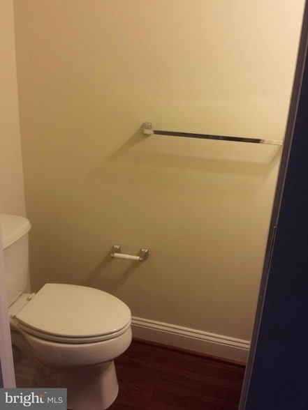 Building Photo - 6041 Maple Hill Rd