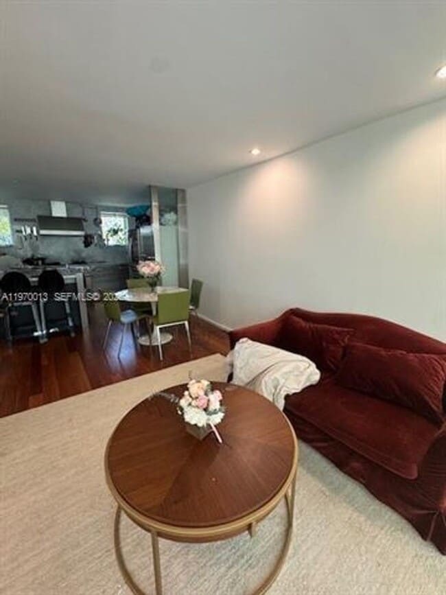 Building Photo - 1601 West Ave