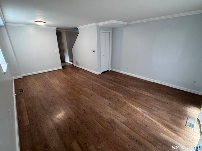 Building Photo - 18 Prospect St