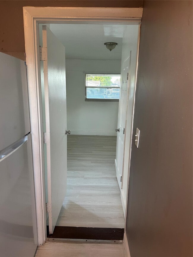 Building Photo - 6740 NW 6th Ct