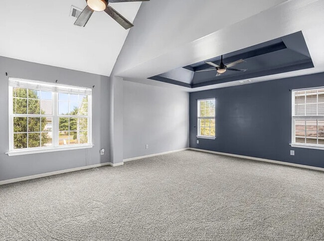 Building Photo - 135 Elba Dr