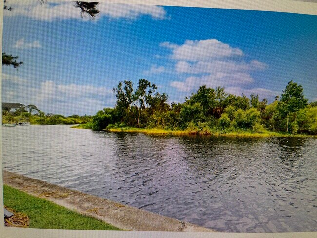 Building Photo - 6410 Lincoln Rd