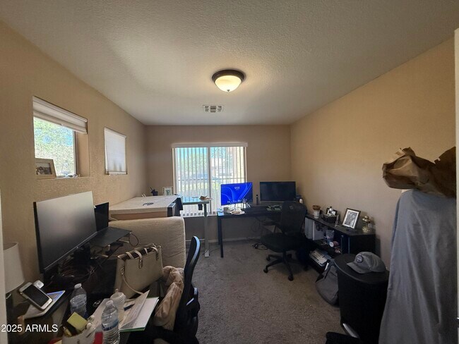 Building Photo - 389 S Cottonwood Dr