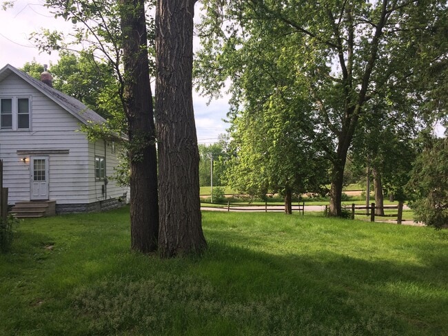 Building Photo - 208 Lindale Ave