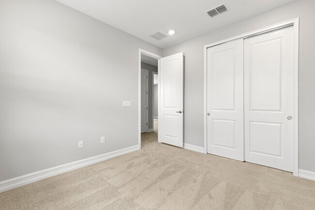 Building Photo - "Charming 3-Bedroom Rental in estancia the Center of Wesley chapel.