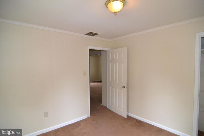 Building Photo - Beta Place #4