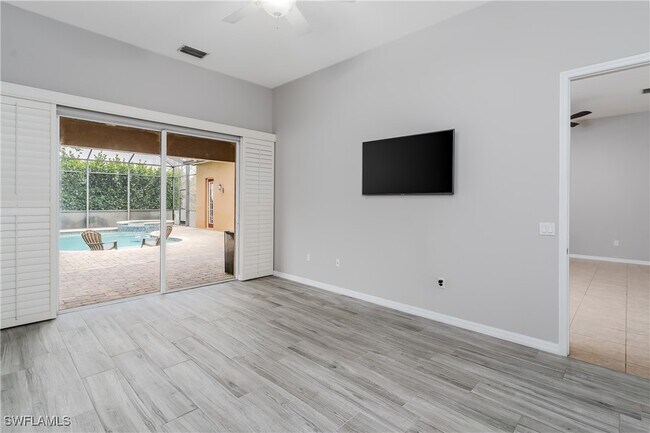 Building Photo - 2066 Mandarin Ln