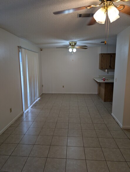 Building Photo - 1018 SW McFarlane Ave