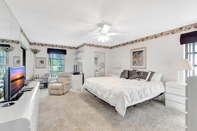 Building Photo - 7280 Amberly Ln