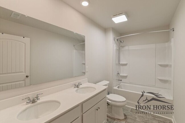 Building Photo - 835 Baker View Ln