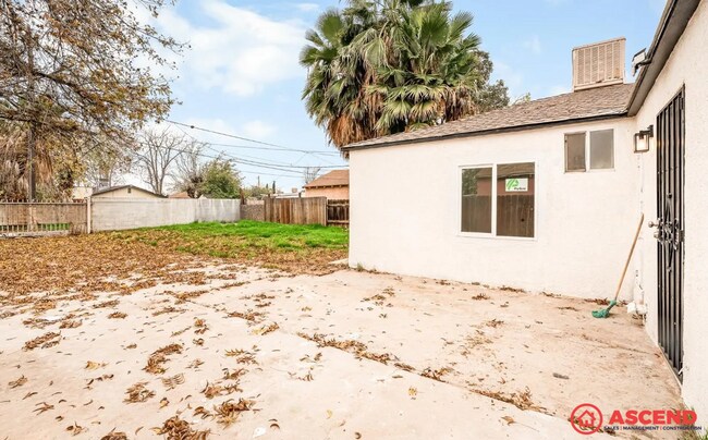 Building Photo - 407 4th St