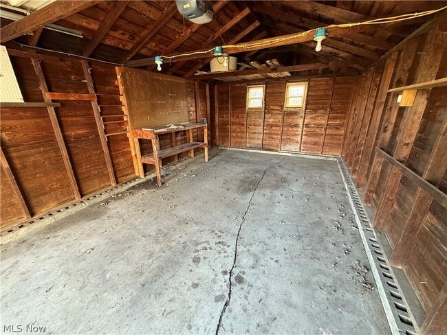 Building Photo - 2024 Delaware Dr SE