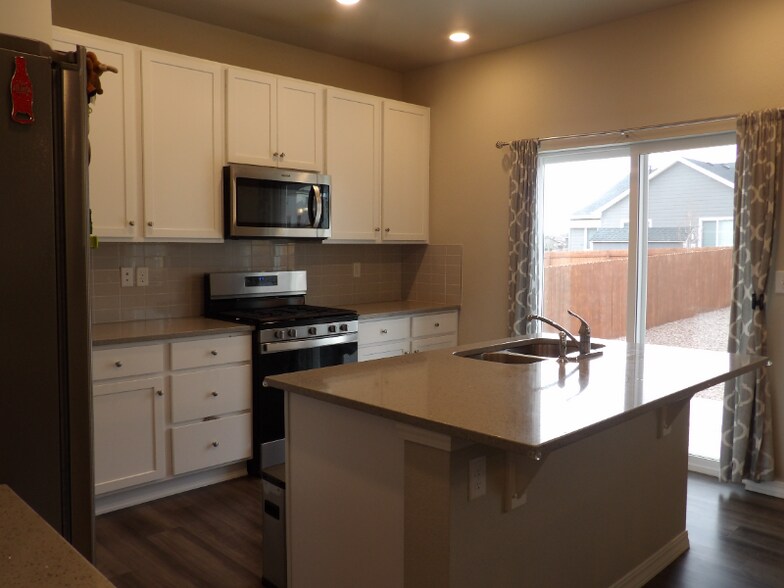 Building Photo - 10722 Rolling Mesa Dr