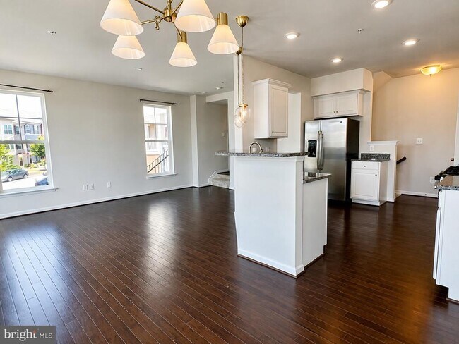Building Photo - 5845 Bella Marie Wy