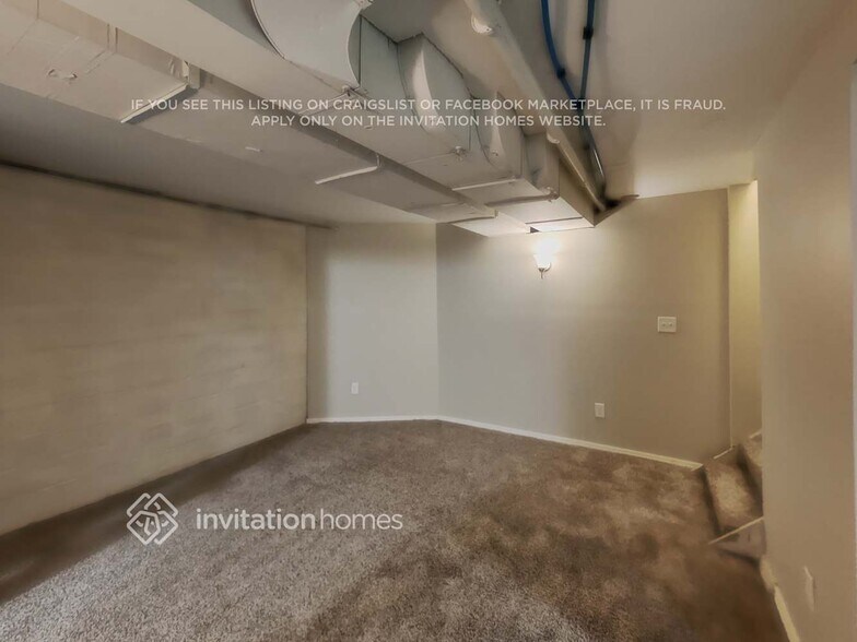 Building Photo - 5604 23rd Ave S