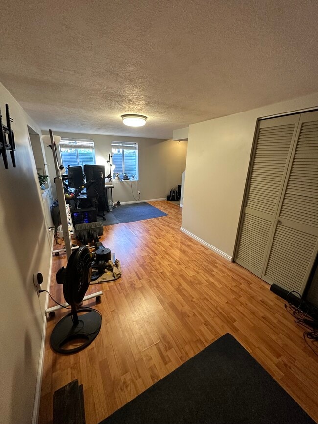 Building Photo - 776 E Scott Ave