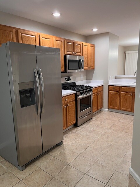 Building Photo - 2002 Larson Dr