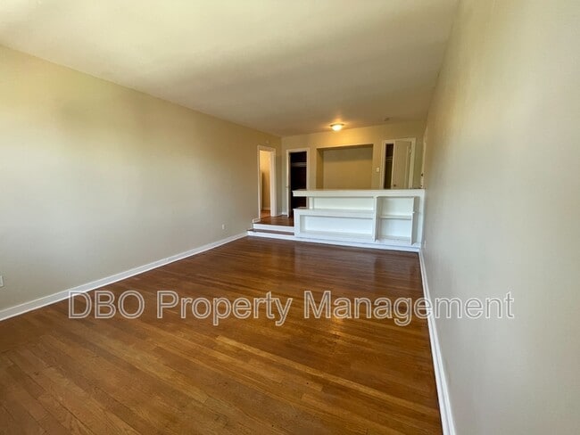 Building Photo - 37 Parkwood St