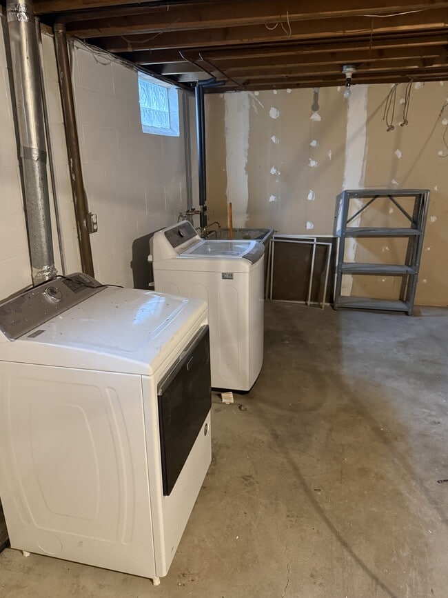 Building Photo - 8052 Sigle Ln