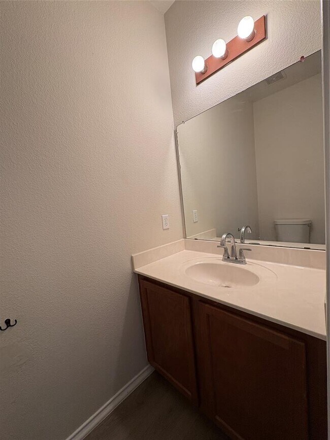 Building Photo - 14304 Sarah Ann Dr