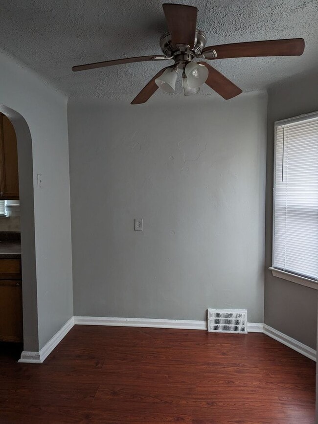 Building Photo - 12648 Mettetal St