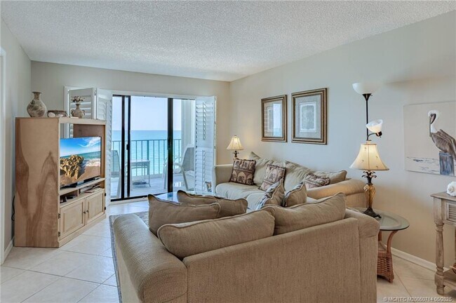 Building Photo - 9490 S Ocean Dr