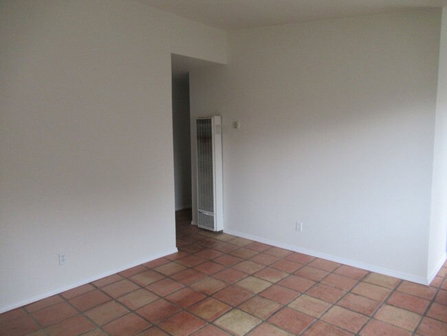 Building Photo - 358 Boeker Ave