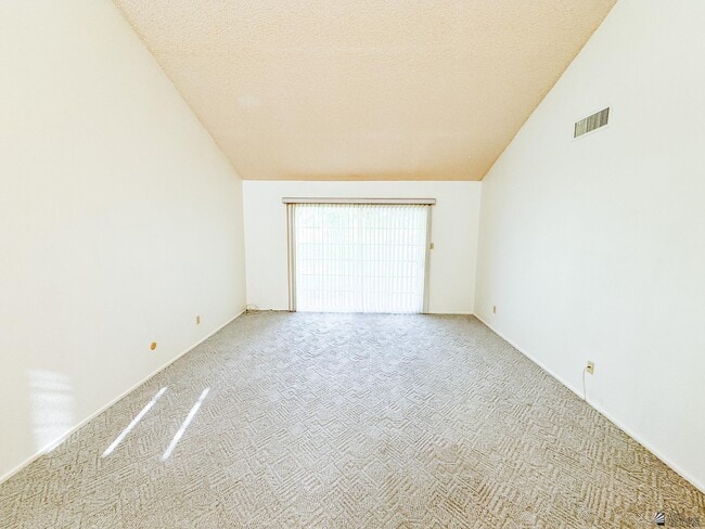 Building Photo - 10476 S Del Montes