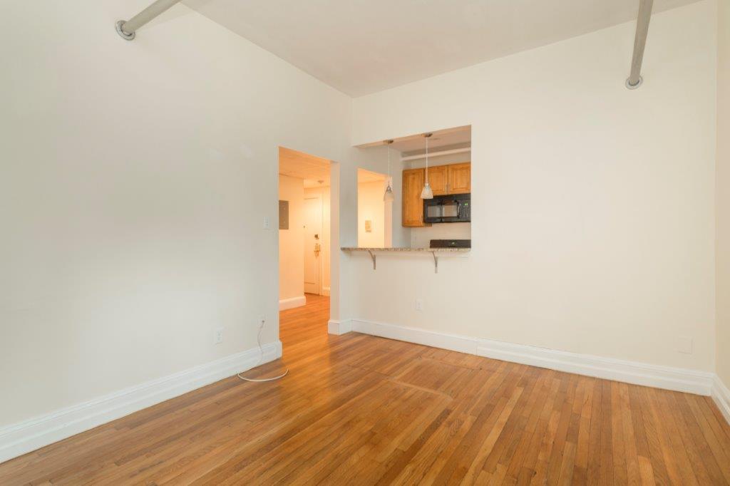 Building Photo - 136 Highland Ave